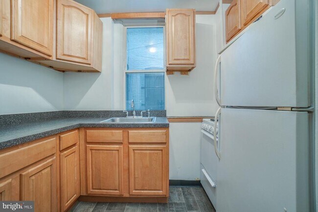 Building Photo - 3012 N Calvert St