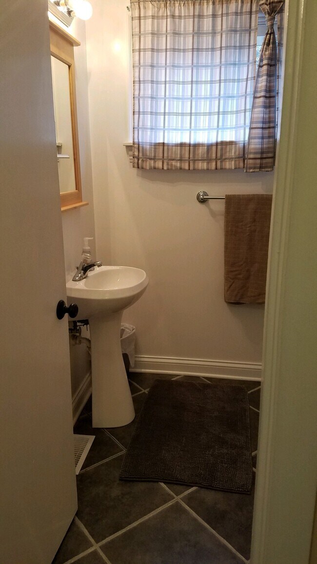 Building Photo - 1392 W 52nd Pl