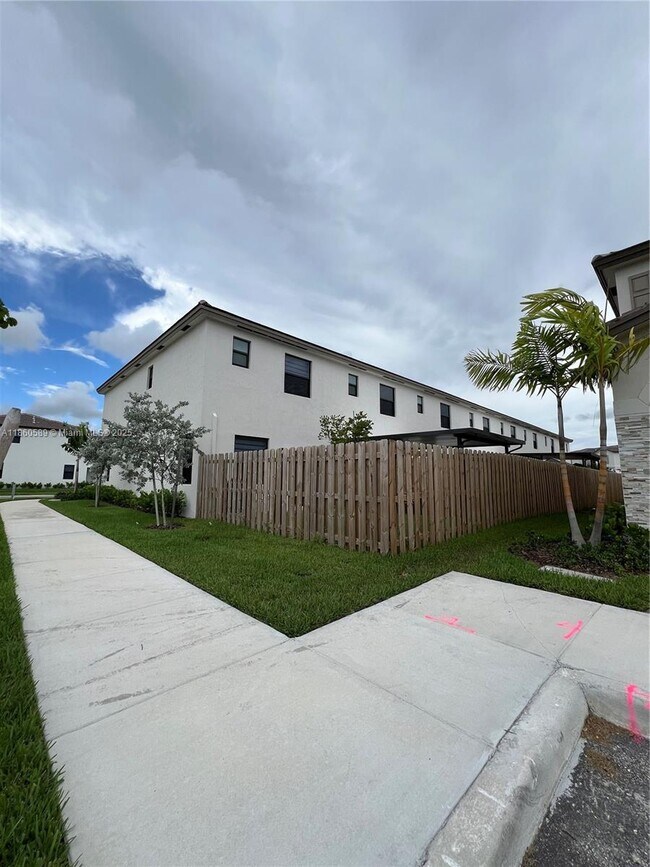 Building Photo - 12725 SW 234th Ter