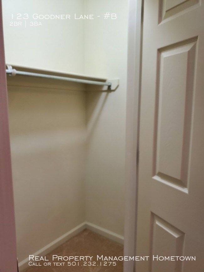 Building Photo - Beautiful 2 story apartment in HSSD