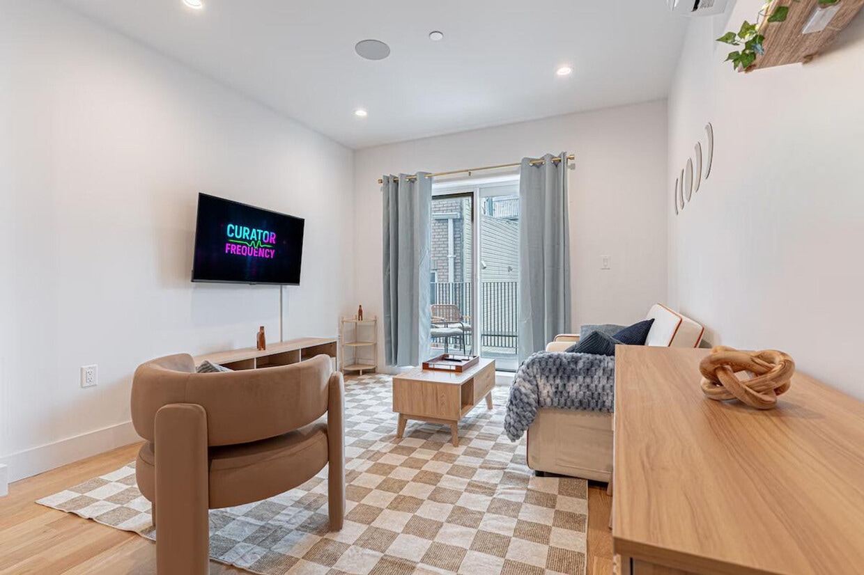 Foto principal - 1255 Decatur St