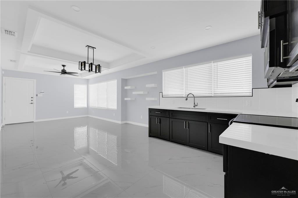Building Photo - 12 Shadow Creek Dr