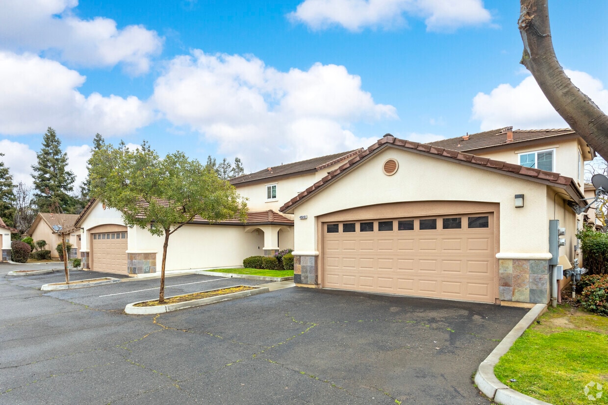 Building - Silver Springs Rental Homes I & II