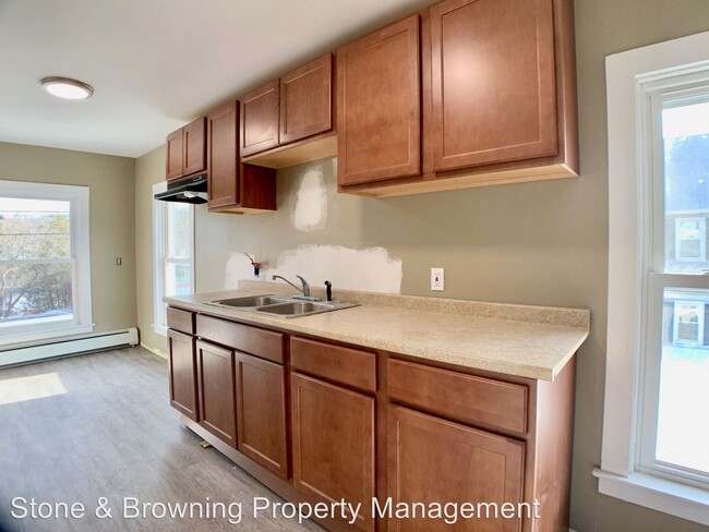 Building Photo - 8176 US Rte 2
