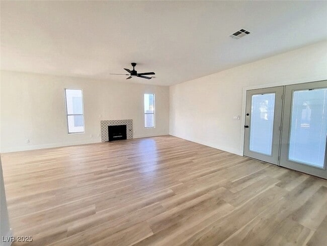 Foto del edificio - 5924 Taj Mahal Dr