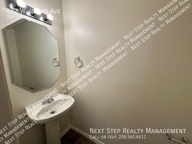 Building Photo - 2 Bed 1.5 Bath in Meridian - NO SECURITY D...