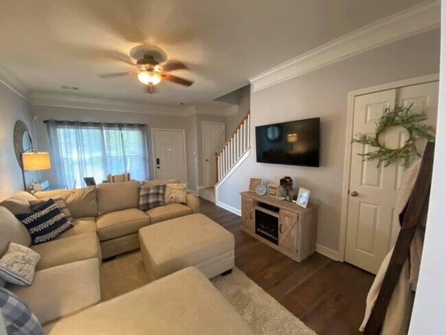 Building Photo - 1722 Lincoya Bay Dr