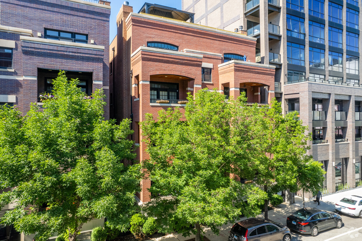 Primary Photo - Jackson Street Condominiums