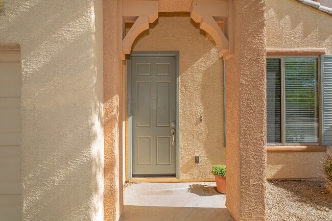 Building Photo - 12533 E Red Canyon Pl