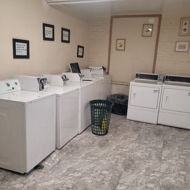 Foto del edificio - 4915 S Drexel Blvd