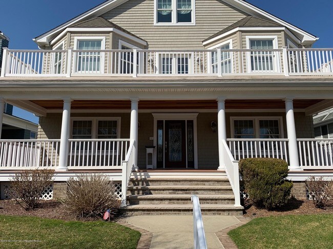 Building Photo - 112 Sylvania Ave