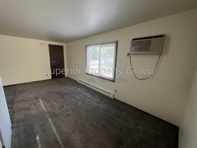 Foto del edificio - 714 N Oak St