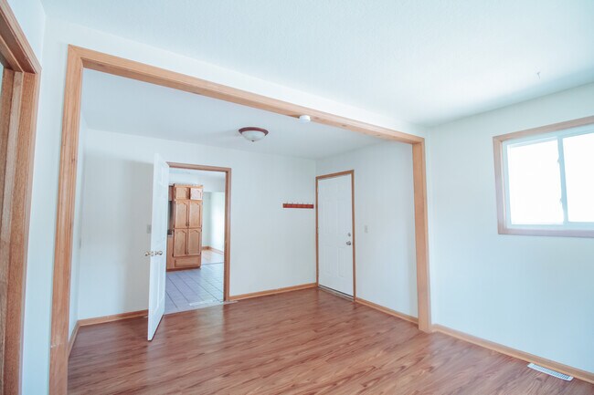 Building Photo - 5512 Harschel Dr