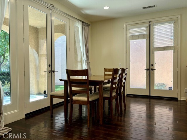 Building Photo - 95 Lamplighter