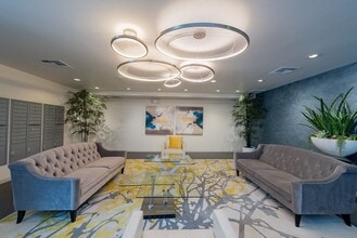 Building Photo - 436 S Virgil Ave