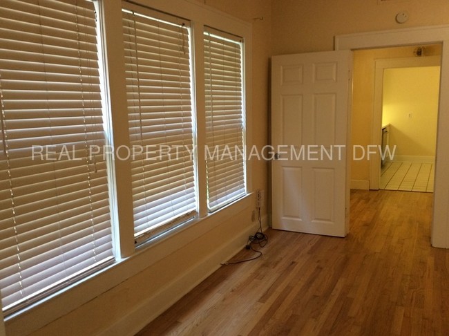 Building Photo - 4509 Swiss Ave