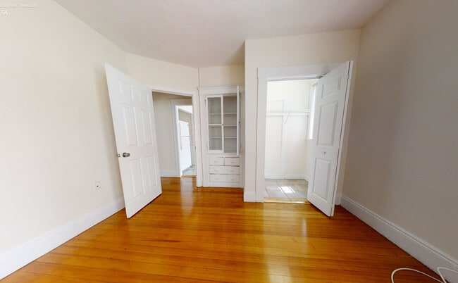 Building Photo - 5 Barrows St