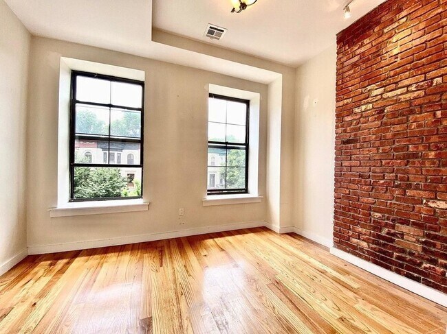 Foto del edificio - 683 Sterling Pl