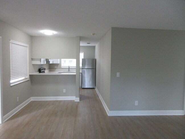 Foto del edificio - 4065 NW 114th Ave