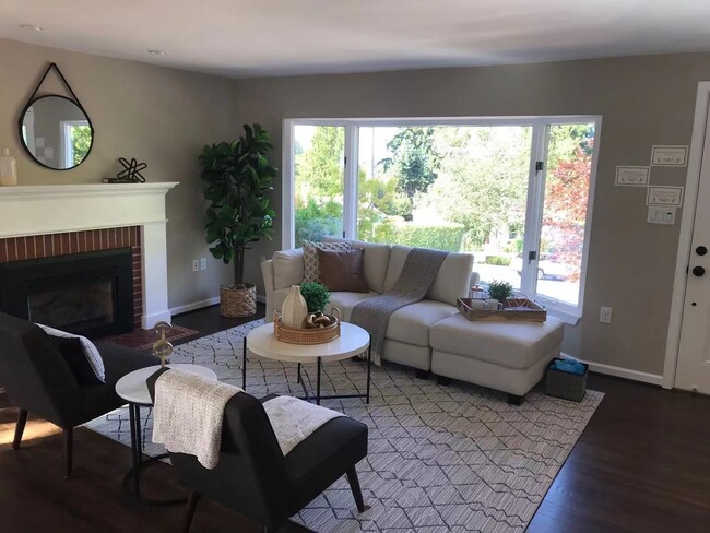 Photo - Viewings by appointment only. Please do no... House