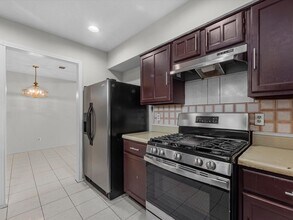 Building Photo - 7234 Lost Fable Ln