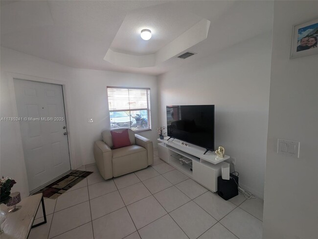 Foto del edificio - 6016 NW 116 Pl