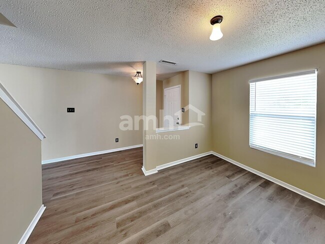 Foto del edificio - 515 Bridgewater Dr