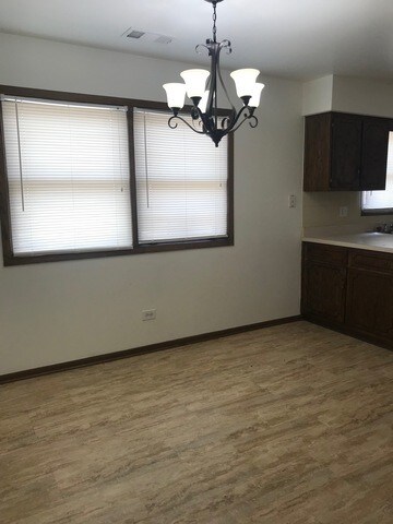 Foto del edificio - 7938 W Addison St