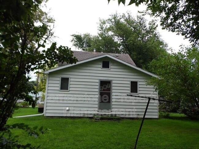 Building Photo - 1114 8th St
