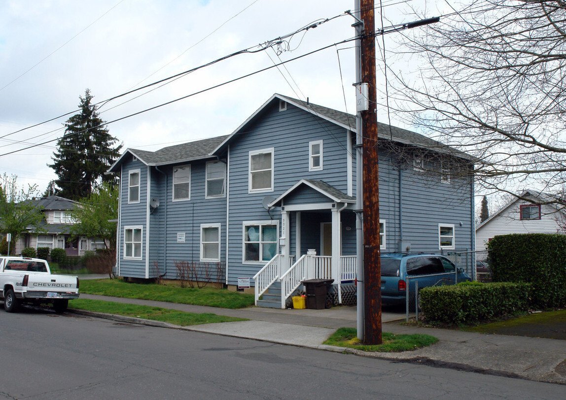 Building Photo - 8510 N Saint Louis Ave