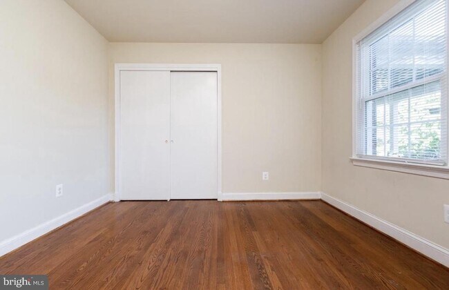 Foto del edificio - 10106 Phoebe Ln