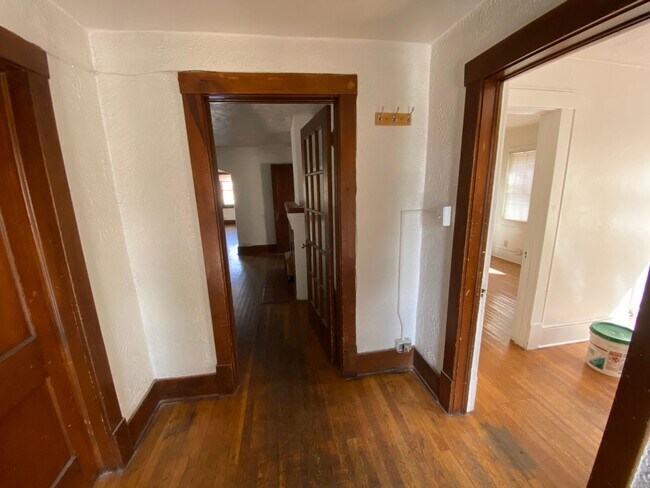 Foto del edificio - Spacious 3-Bedroom