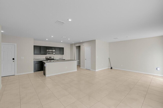 Foto del edificio - 3351 Liberty Square Way