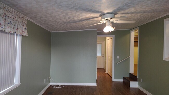 Building Photo - 269 Caravan Cir