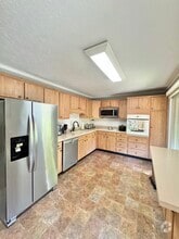 Building Photo - 1411 Arroyo Dr