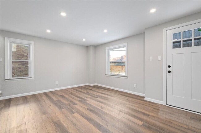 Building Photo - 3 Bedroom, 1 Bathroom Rental in Avalon