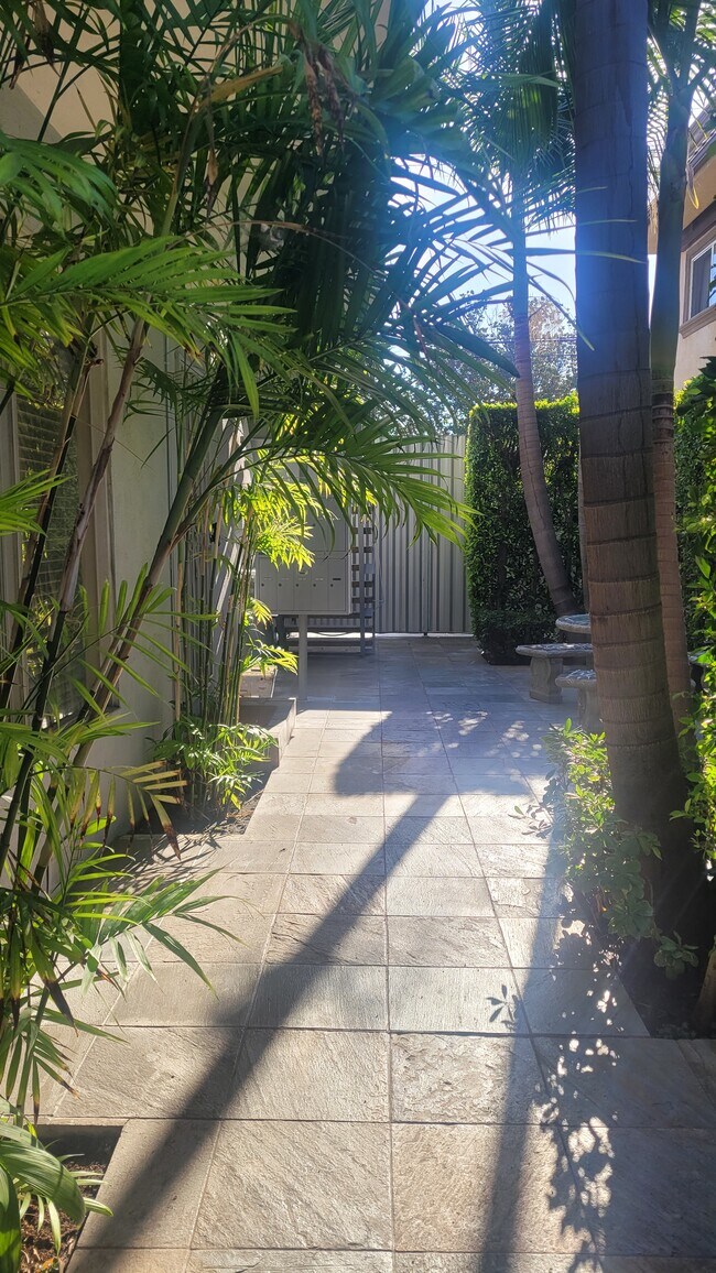 Building Photo - 4110 Inglewood Blvd