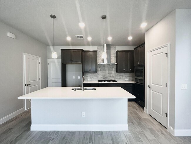 Photo - 924 Beldonshire Ln House