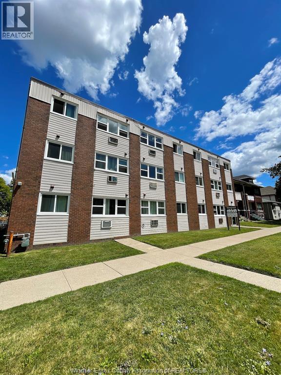 Building Photo - 928 Howard Ave