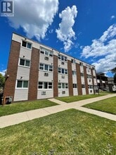 Building Photo - 928 Howard Ave
