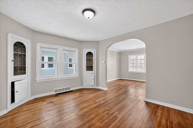 Building Photo - 4977 E 90th St