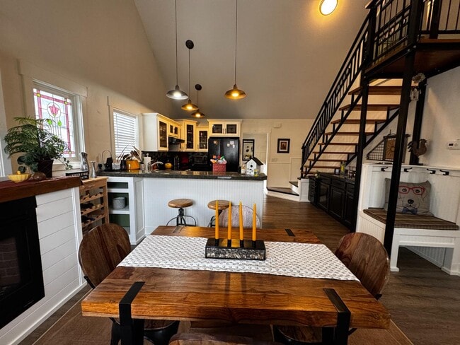 Foto del edificio - 1638 Stony Meadow Ln