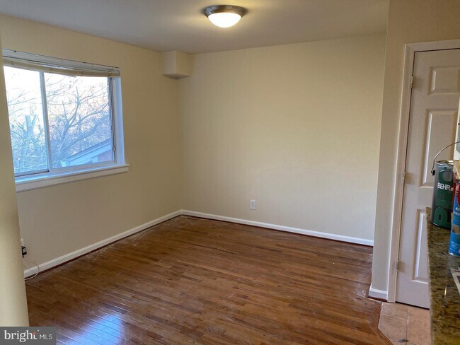 Foto del edificio - 7516 Hawthorne St