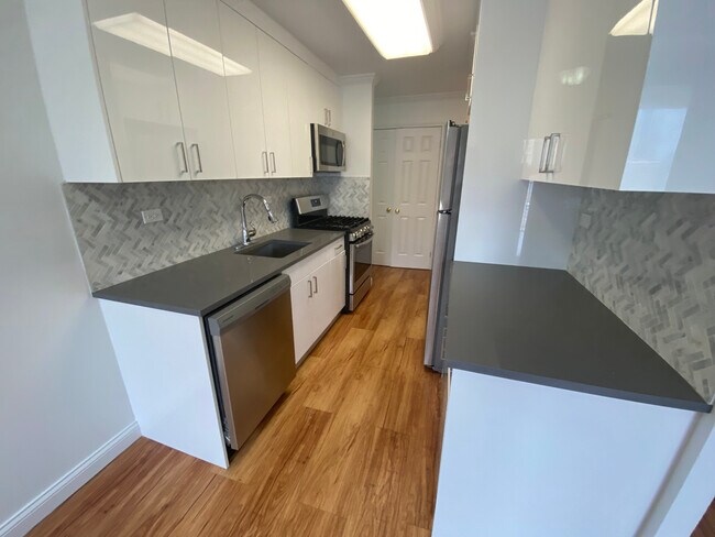 Foto del edificio - 747 10th Ave