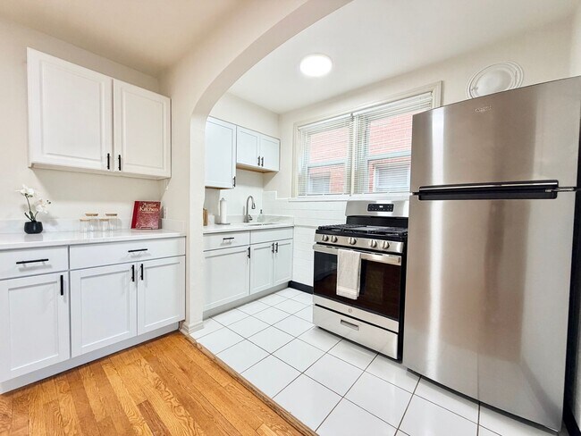 Foto del edificio - 5306- 5308 Jamieson Avenue