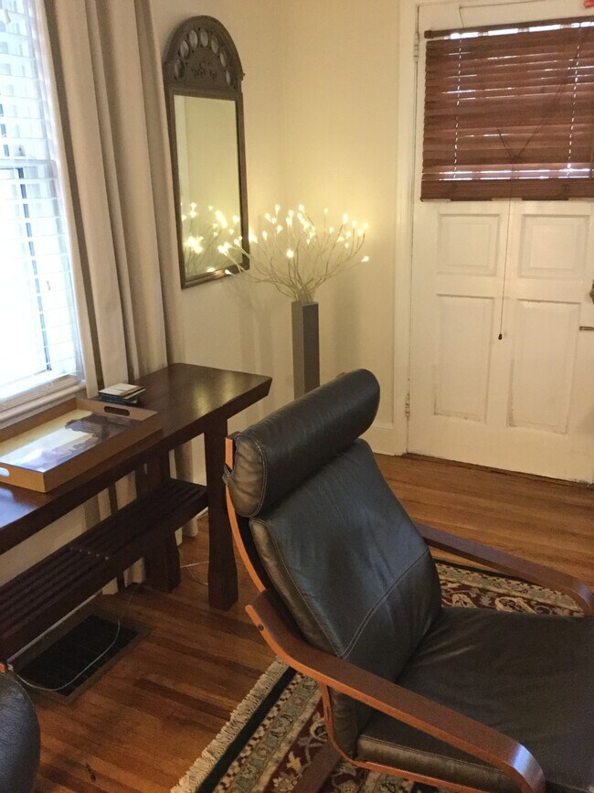 Foto del edificio - 2124 Chesterfield Ave