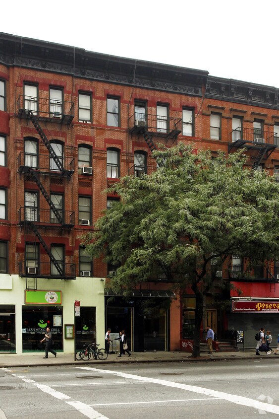Foto principal - 743 Ninth Ave