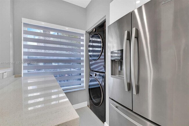 Foto del edificio - 358 SW 122nd Ave