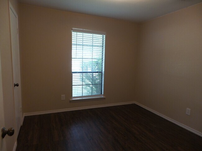 Foto del edificio - 209 N Cottonbelt Ave