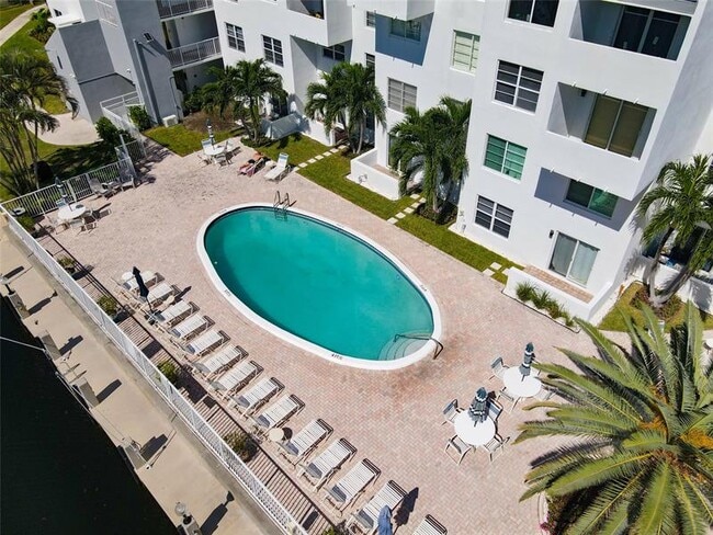 Foto del edificio - 2860 NE 14th St